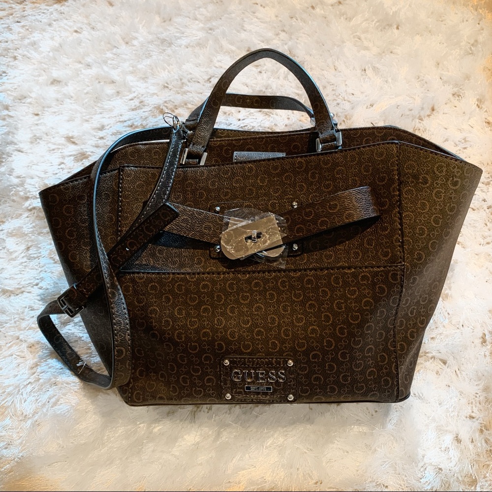 NWT 💫 Guess Evolve Shoulder Bag in Natural